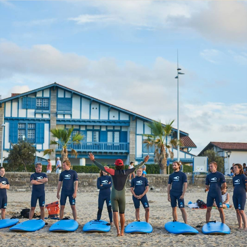 Cours de surf et leçons de surf sur la côte basque à Biarritz