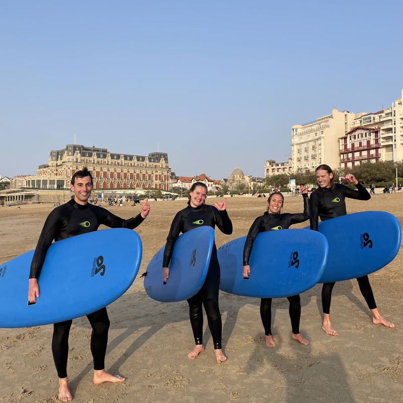 Cours de surf et leçons de surf sur la côte basque à Biarritz